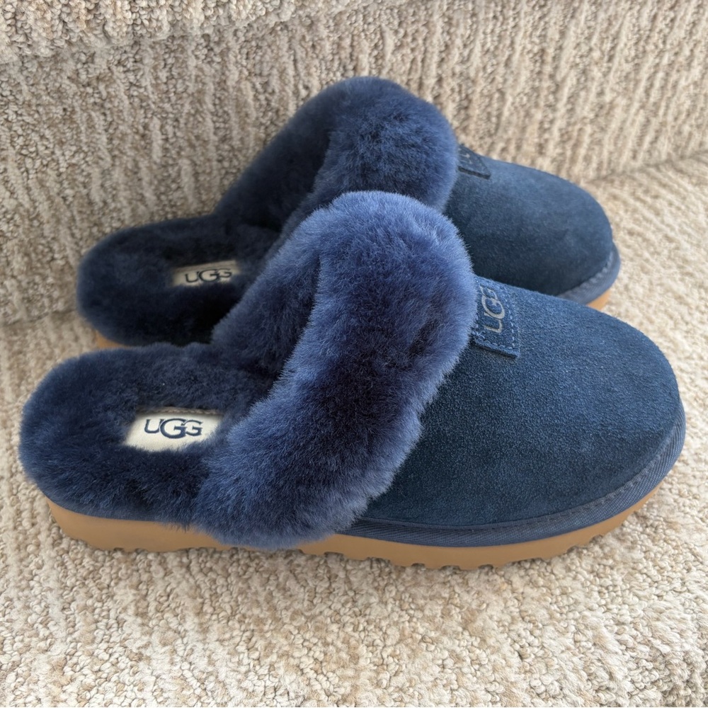 UGG Women’s Navy Blue Cozy genuine shearling slippers. New. Size 6